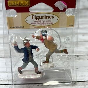 LEMAX CHRISTMAS VILLAGE SNOWBALL FUN set of 2